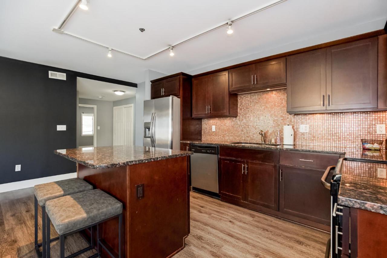 A Prime Plaza Location, Luxury Home And A Well-Appointed Building With Amenities 101 Kansas City Zewnętrze zdjęcie